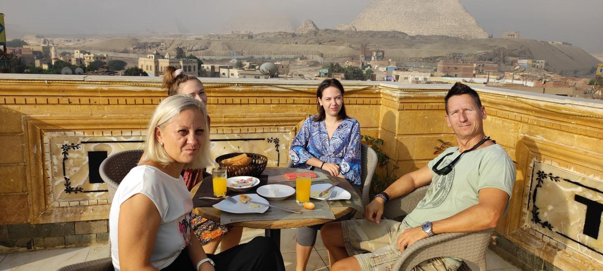 Pyramids Kingdom - Guest House Kafret el-Gabal Buitenkant foto